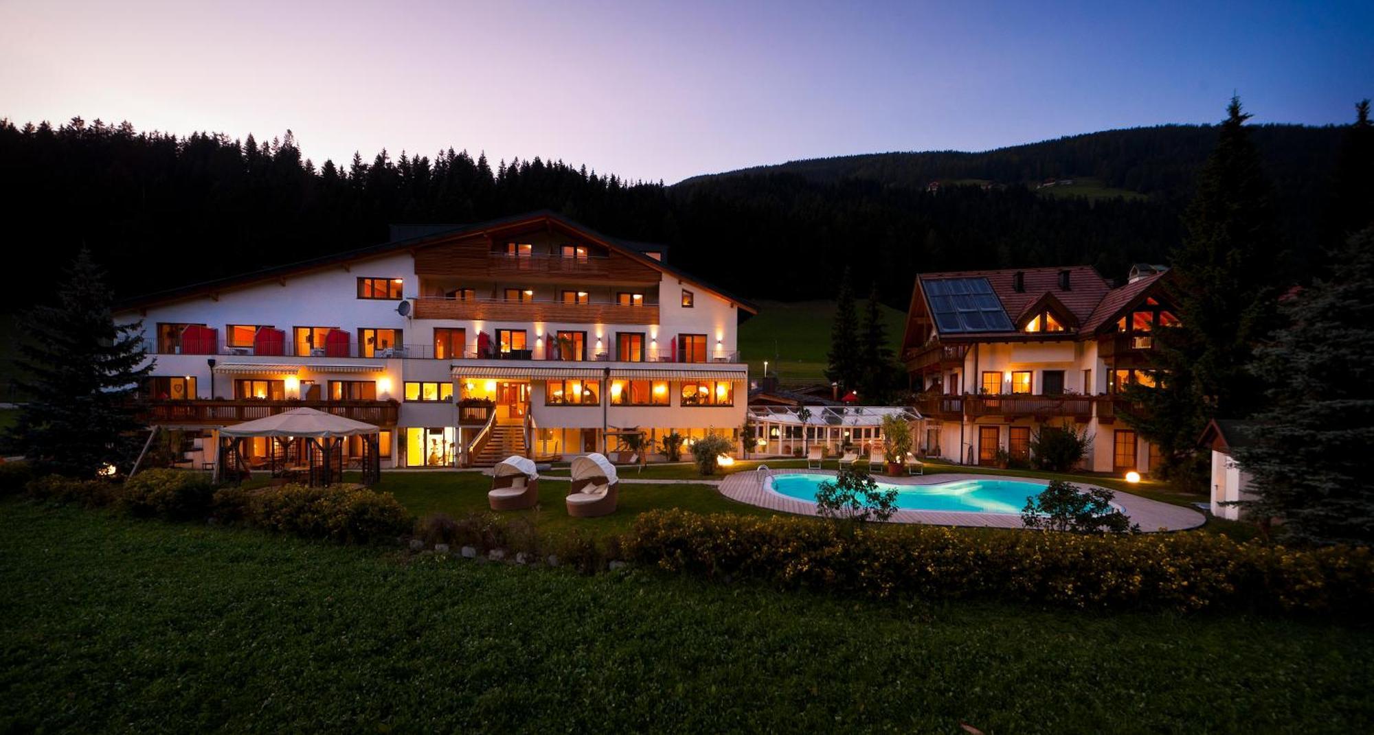 Helmhotel San Candido Exterior foto